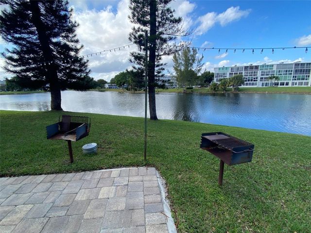 1023 Cambridge B 1023, Deerfield Beach, FL 33442