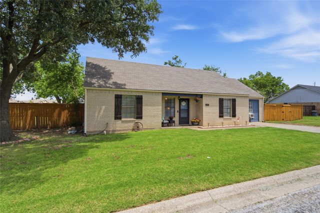 217 N Laramie Circle, Pilot Point, TX 76258