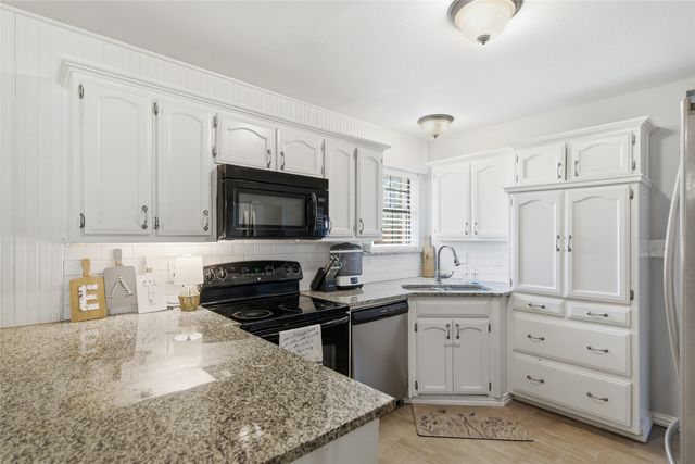 217 N Laramie Circle, Pilot Point, TX 76258
