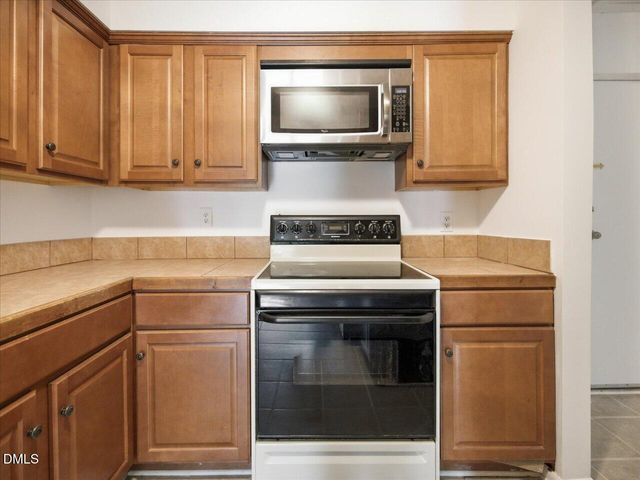 618 Pine Ridge Place, Raleigh, NC 27609