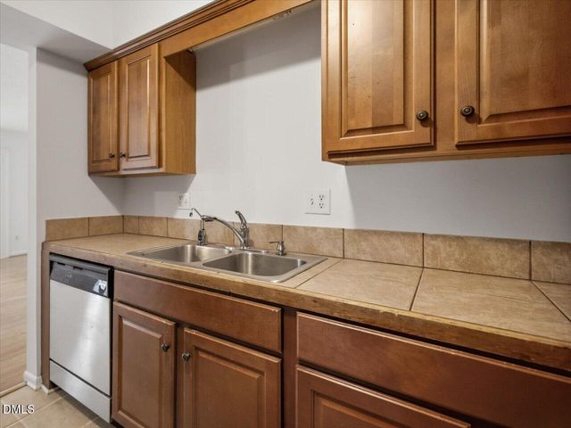 618 Pine Ridge Place, Raleigh, NC 27609