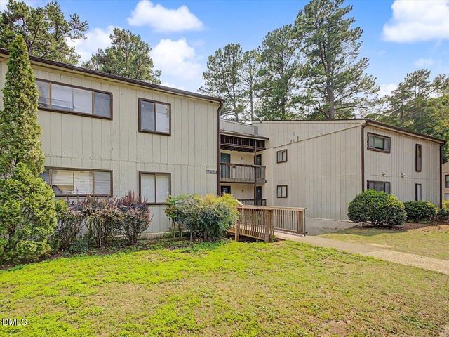 618 Pine Ridge Place, Raleigh, NC 27609