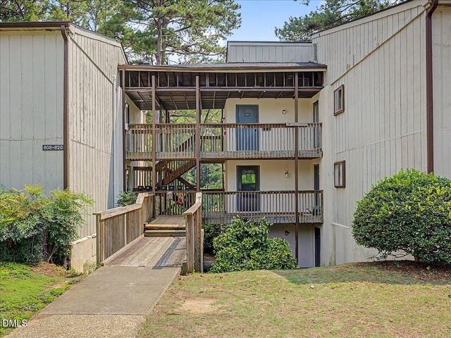 618 Pine Ridge Place, Raleigh, NC 27609