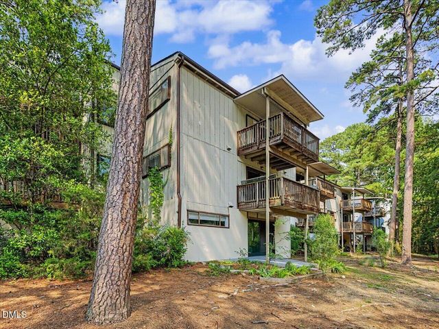 618 Pine Ridge Place, Raleigh, NC 27609