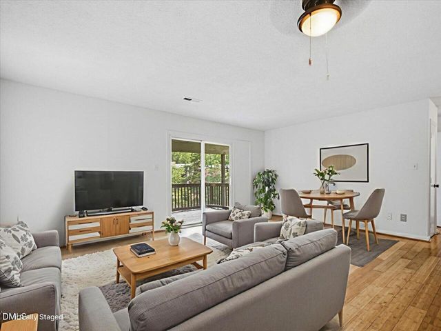 618 Pine Ridge Place, Raleigh, NC 27609