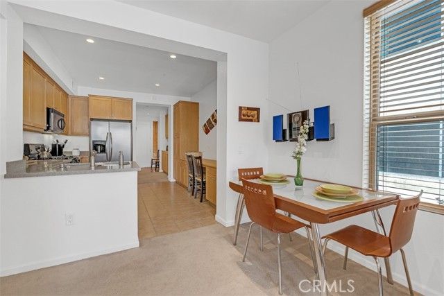 201 E Angeleno Avenue 326, Burbank, CA 91502