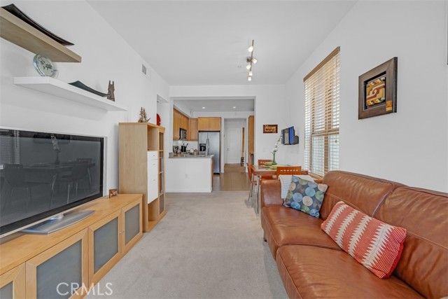 201 E Angeleno Avenue 326, Burbank, CA 91502