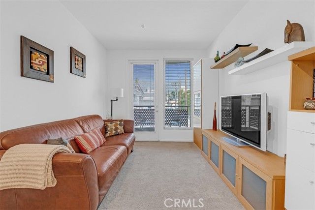 201 E Angeleno Avenue 326, Burbank, CA 91502