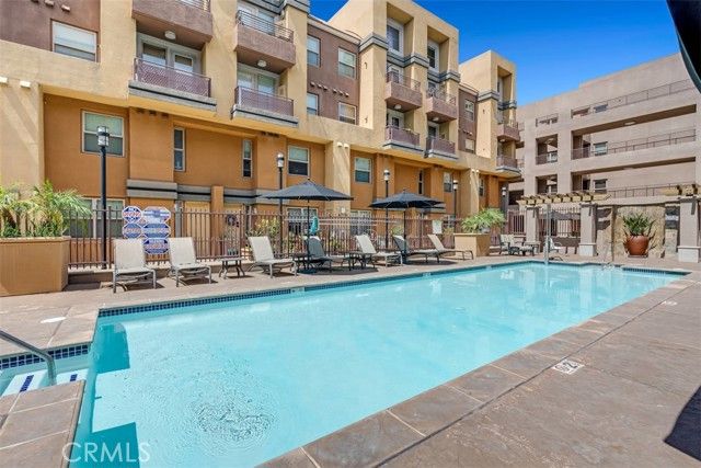 201 E Angeleno Avenue 326, Burbank, CA 91502