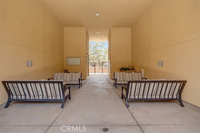 201 E Angeleno Avenue 326, Burbank, CA 91502