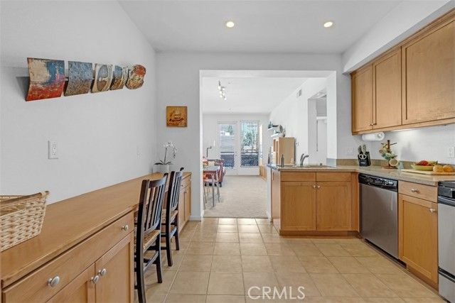 201 E Angeleno Avenue 326, Burbank, CA 91502