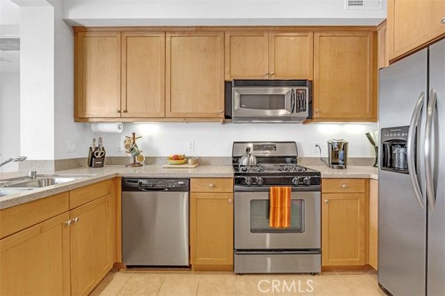 201 E Angeleno Avenue 326, Burbank, CA 91502