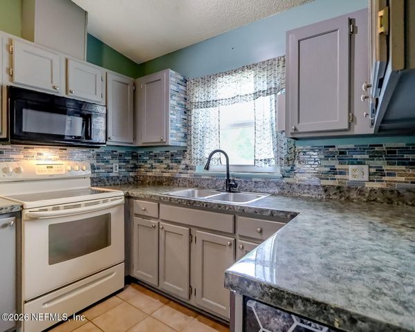 8675 PURSLANE Place, Jacksonville, FL 32217