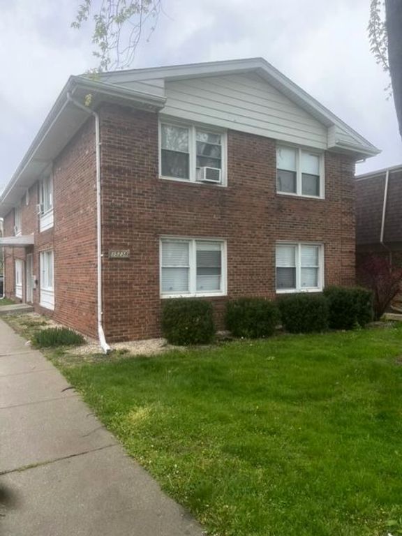 15238 Chicago Road 2W, Dolton, IL 60419