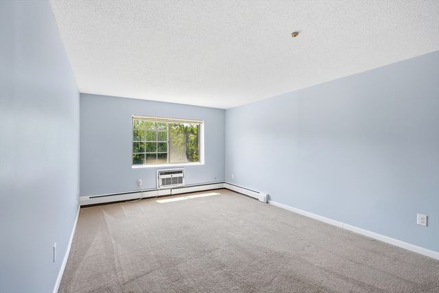 135 Grove St 131, Rockland, MA 02370