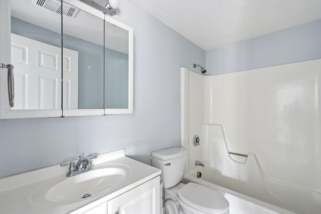 135 Grove St 131, Rockland, MA 02370