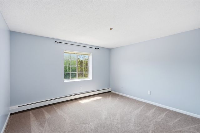 135 Grove St 131, Rockland, MA 02370
