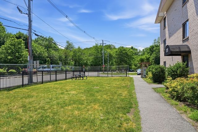135 Grove St 131, Rockland, MA 02370