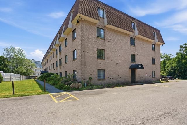 135 Grove St 131, Rockland, MA 02370