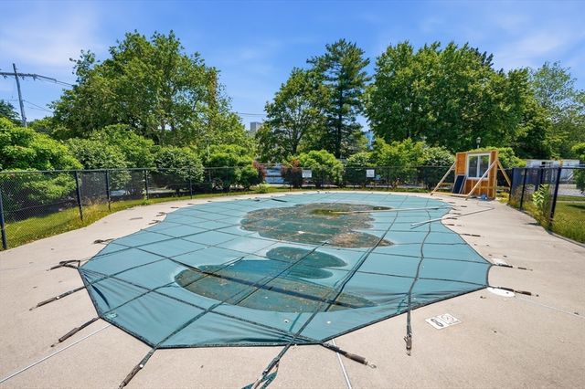 135 Grove St 131, Rockland, MA 02370