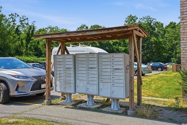 135 Grove St 131, Rockland, MA 02370