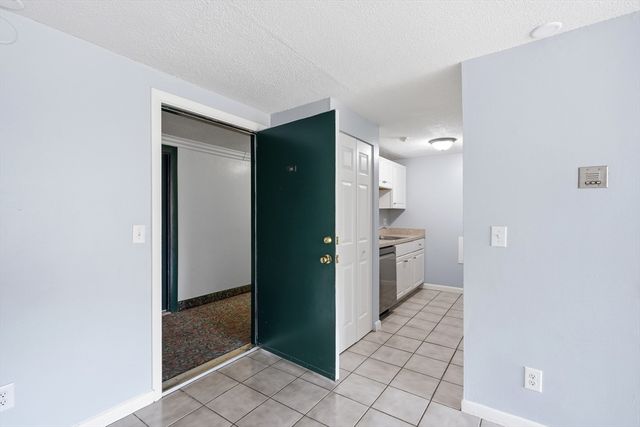 135 Grove St 131, Rockland, MA 02370