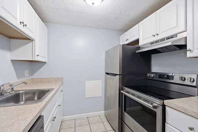 135 Grove St 131, Rockland, MA 02370