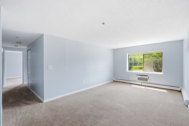 135 Grove St 131, Rockland, MA 02370