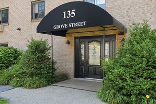135 Grove St 131, Rockland, MA 02370