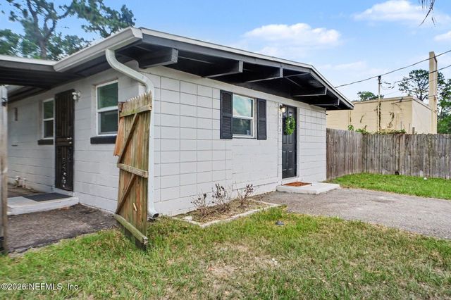 913 DEPAUL Drive, Jacksonville, FL 32218