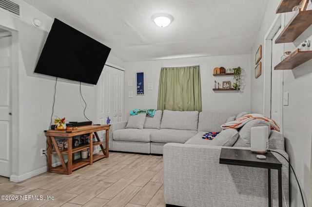 913 DEPAUL Drive, Jacksonville, FL 32218