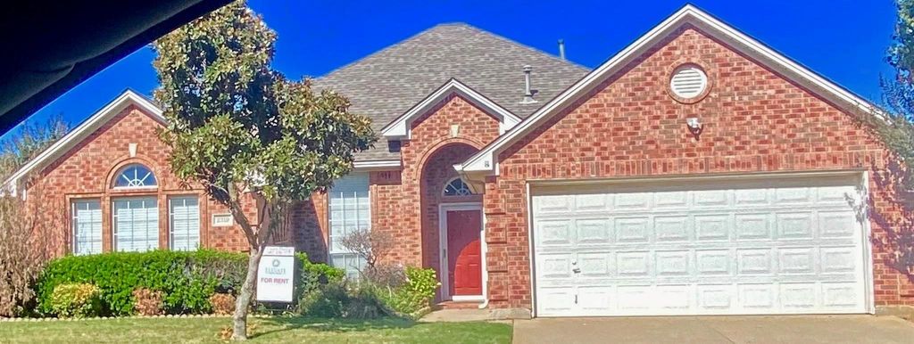 2319 Glenmoor Drive, Arlington, TX 76001