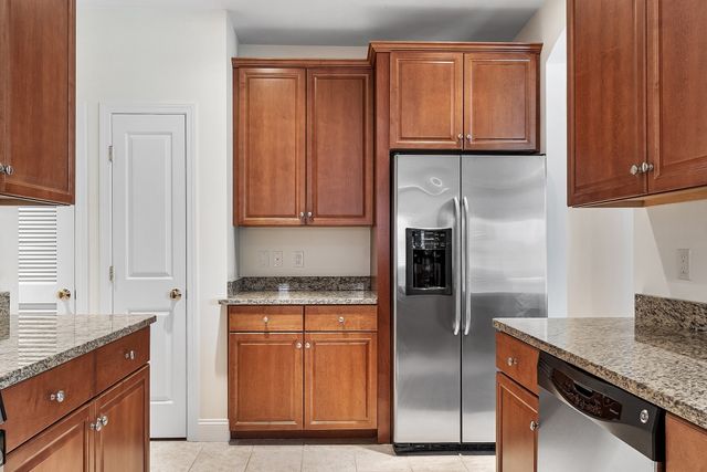 50 Seven Springs Lane A, Burlington, MA 01803