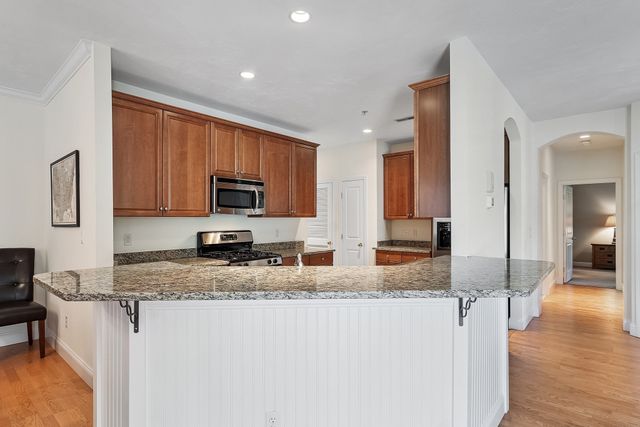 50 Seven Springs Lane A, Burlington, MA 01803