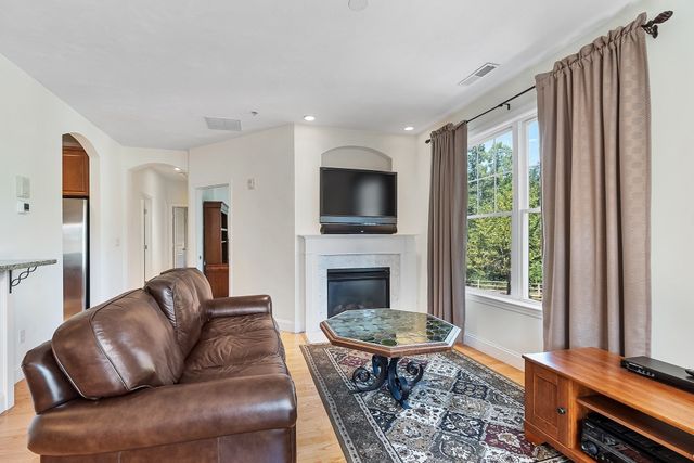 50 Seven Springs Lane A, Burlington, MA 01803
