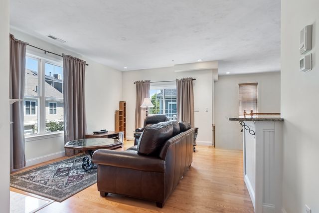 50 Seven Springs Lane A, Burlington, MA 01803