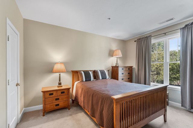 50 Seven Springs Lane A, Burlington, MA 01803