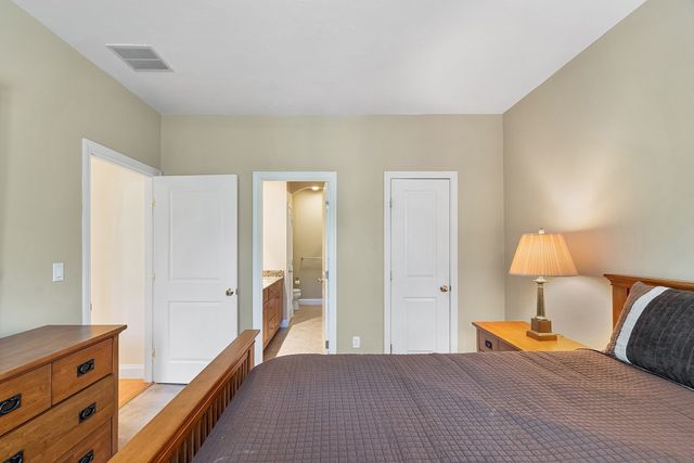 50 Seven Springs Lane A, Burlington, MA 01803