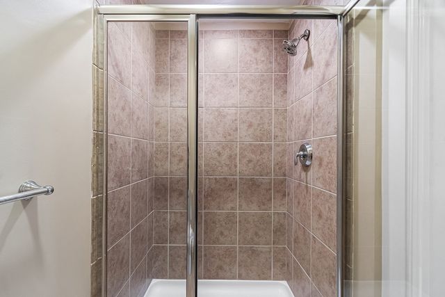 50 Seven Springs Lane A, Burlington, MA 01803