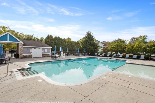 50 Seven Springs Lane A, Burlington, MA 01803