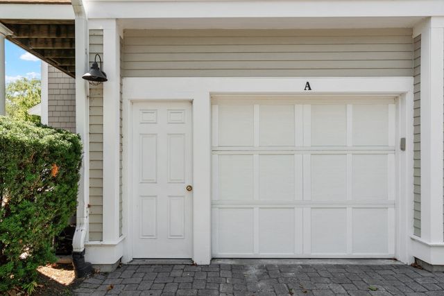 50 Seven Springs Lane A, Burlington, MA 01803