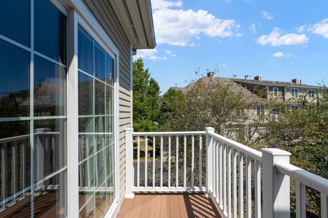 50 Seven Springs Lane A, Burlington, MA 01803