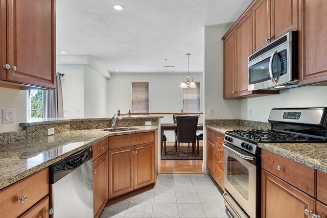 50 Seven Springs Lane A, Burlington, MA 01803
