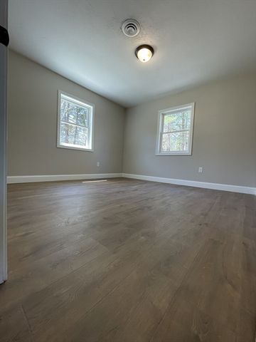 14 Deer Pond Dr, Leicester, MA 01524