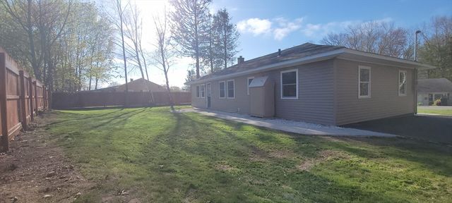 14 Deer Pond Dr, Leicester, MA 01524