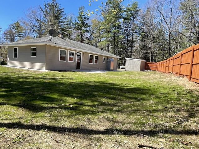 14 Deer Pond Dr, Leicester, MA 01524