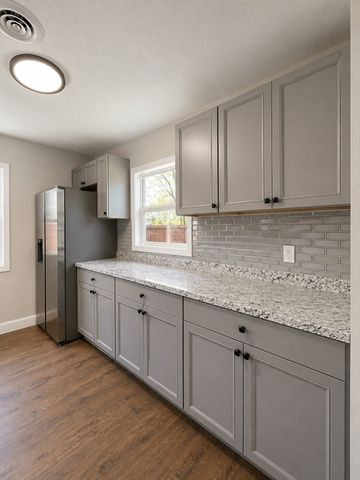 14 Deer Pond Dr, Leicester, MA 01524