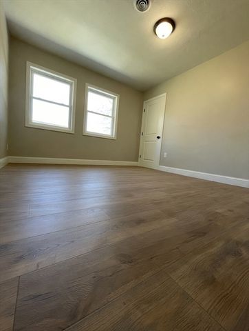 14 Deer Pond Dr, Leicester, MA 01524