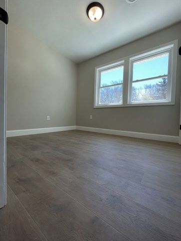 14 Deer Pond Dr, Leicester, MA 01524