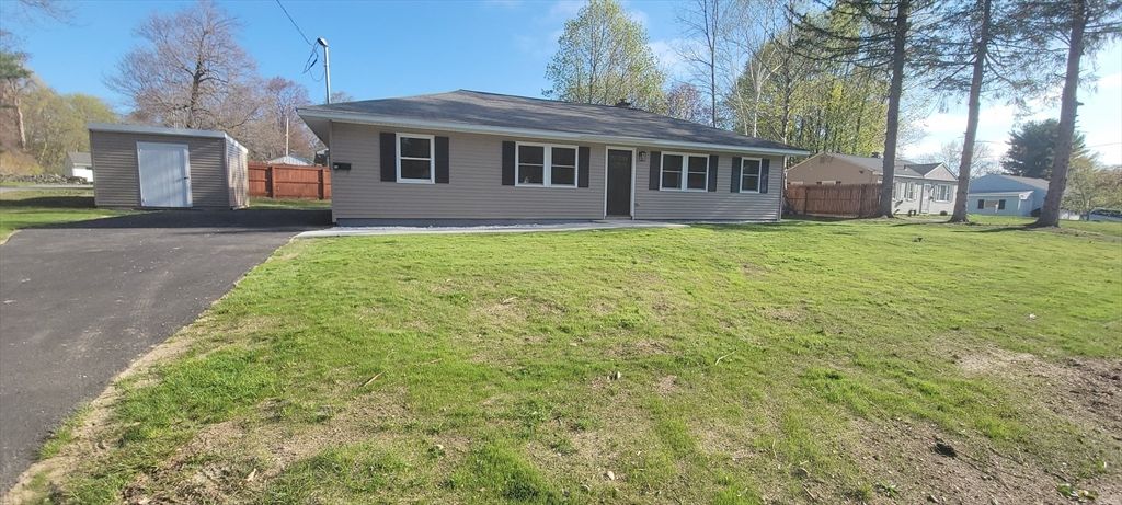 14 Deer Pond Dr, Leicester, MA 01524